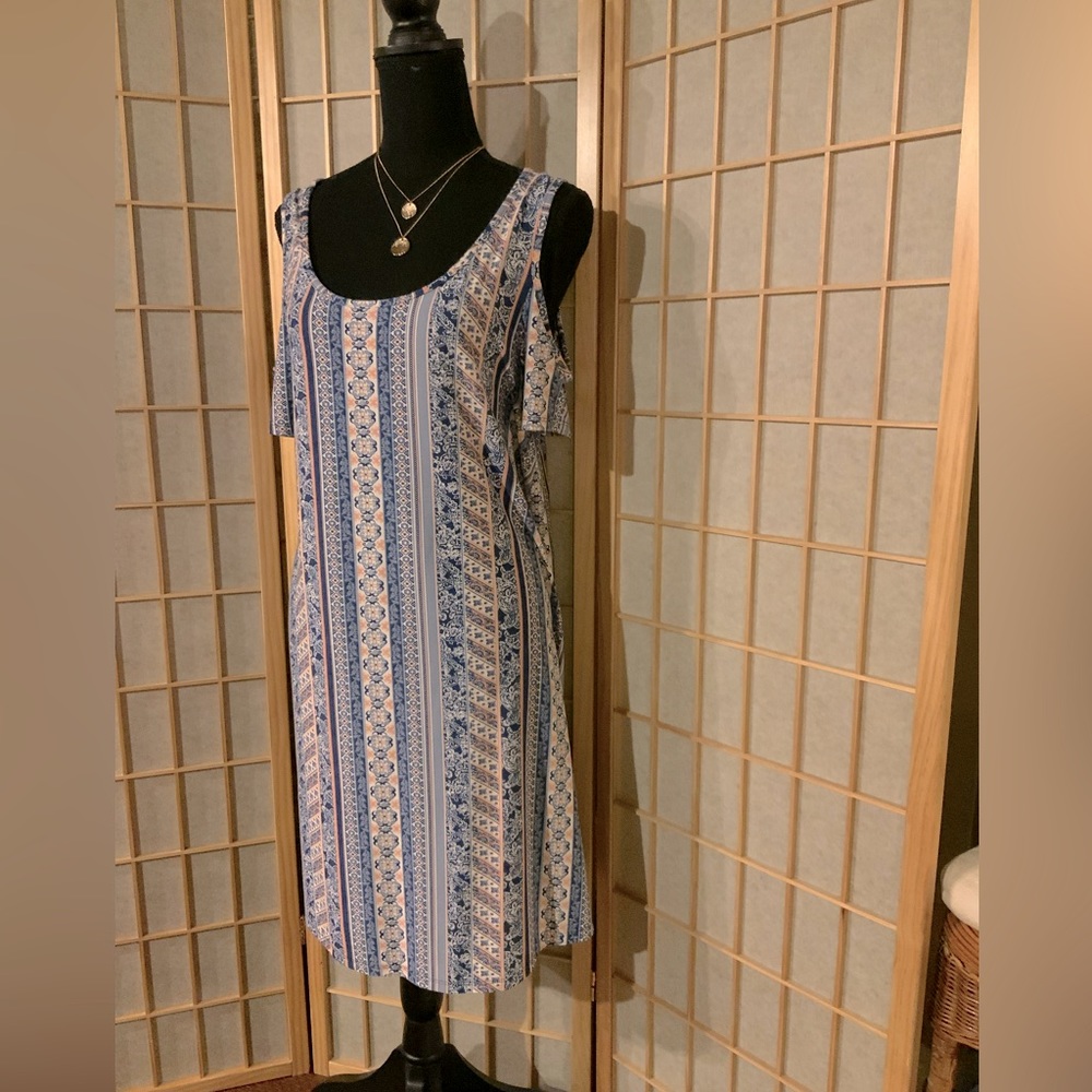 DEREK HEART- Blu/pink/wt cold shoulder, swoop neck midi dress. Sz XL